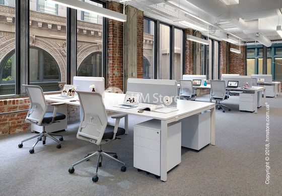 Кресло Vitra ID Mesh Soft Grey, Plano Poppy Red Кресло Vitra ID Mesh Soft Grey, Plano Poppy Red