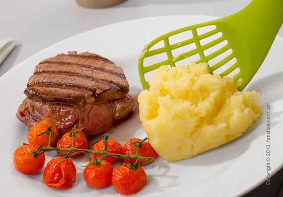 Пресс для картофеля Joseph Joseph Mash & Serve, Красный