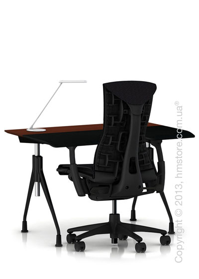 Комплект – стол Herman Miller Envelop Desk, кресло Embody Chair, светильник Flute
