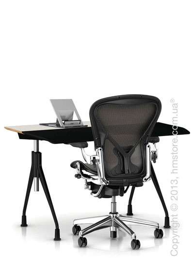 Комплект – стол Herman Miller Envelop Desk, кресло Aeron Chair, держатель Lapjack