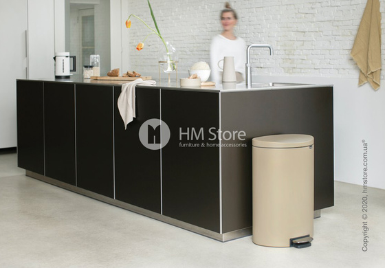Ведро для мусора Brabantia Pedal Bin Flatback+ 40 л, Mineral Golden Beach Ведро для мусора Brabantia Pedal Bin Flatback+ 40 л, Mineral Golden Beach