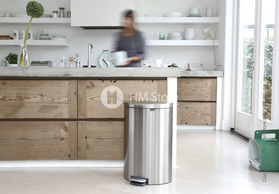 Ведро для мусора Brabantia Pedal Bin Flatback+ 40 л, Matt Steel Fingerprint Proof