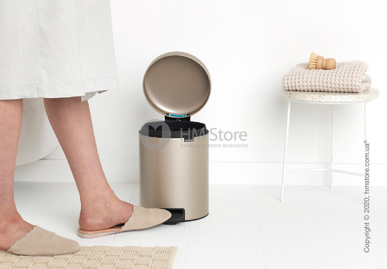 Ведро для мусора Brabantia Pedal Bin NewIcon 5 л, Champagne Ведро для мусора Brabantia Pedal Bin NewIcon 5 л, Champagne