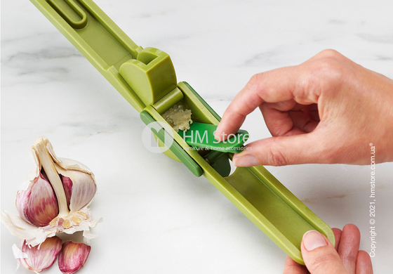 Пресс для чеснока с очищающей пластиной Joseph Joseph Clean Force, Green Пресс для чеснока с очищающей пластиной Joseph Joseph Clean Force, Green