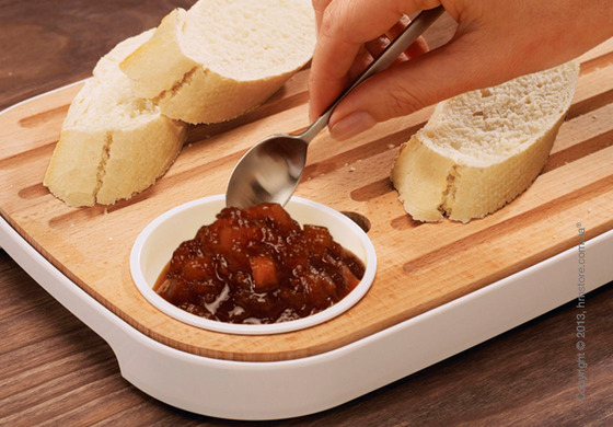 Разделочная доска Joseph Joseph Slice & Serve, Белая