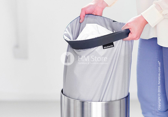 Бак для белья Brabantia Laundry Bin 35 л, Plastic Lid, Matt Steel and Cool Grey Бак для белья Brabantia Laundry Bin 35 л, Plastic Lid, Matt Steel and Cool Grey