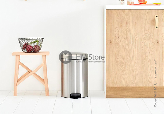 Ведро для мусора Brabantia Pedal Bin NewIcon 20 л, Matt Steel Fingerprint Proof Ведро для мусора Brabantia Pedal Bin NewIcon 20 л, Matt Steel Fingerprint Proof