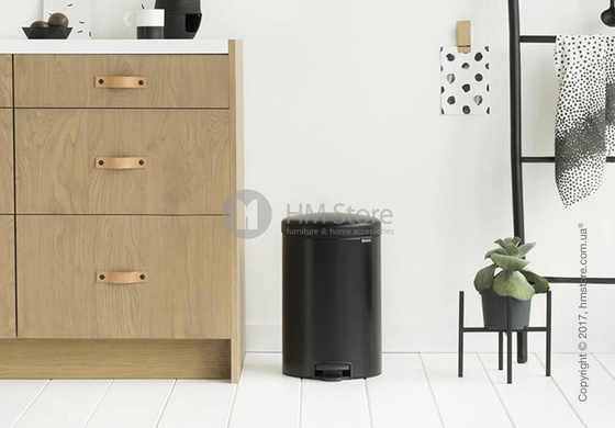 Ведро для мусора Brabantia Pedal Bin NewIcon 20 л, Matt Black