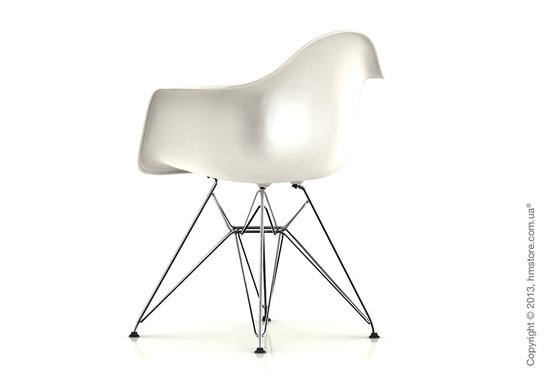 Кресло Herman Miller Eames Molded Plastic Armchair