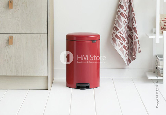 Ведро для мусора Brabantia  Pedal Bin NewIcon 20 л, Passion Red Ведро для мусора Brabantia  Pedal Bin NewIcon 20 л, Passion Red