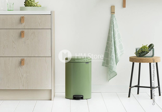 Ведро для мусора Brabantia Pedal Bin NewIcon 20 л, Moss Green