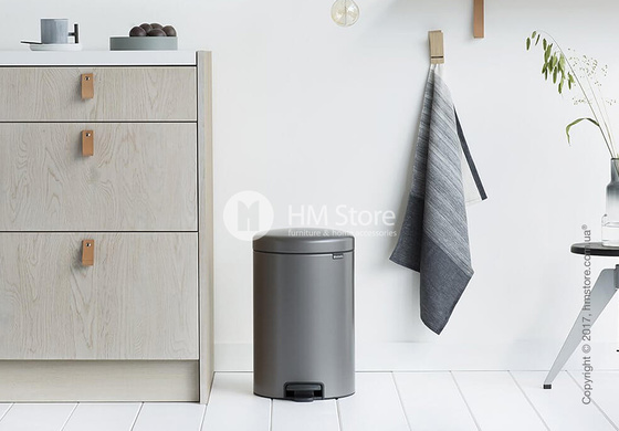 Ведро для мусора Brabantia Pedal Bin NewIcon 20 л, Platinum