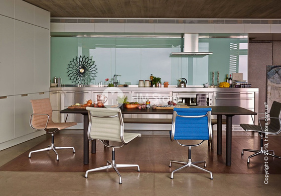 Кресло Vitra Aluminium Chair EA 103, Fabric Blue Moor Brown