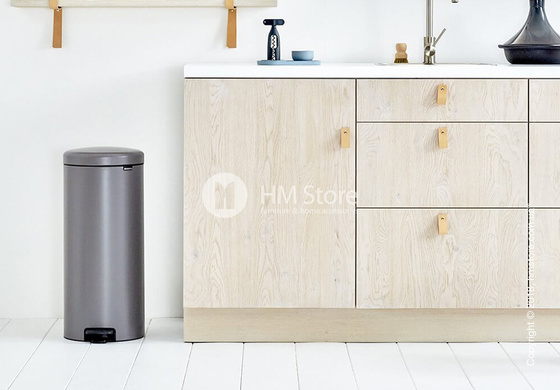 Ведро для мусора Brabantia Pedal Bin NewIcon 30 л, Platinum