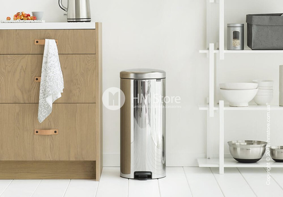 Ведро для мусора Brabantia Pedal Bin NewIcon 30 л, Brilliant Steel