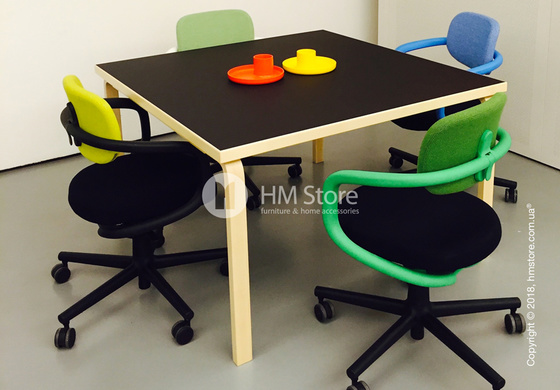 Кресло Vitra Allstar, Volo Red and Deep Black