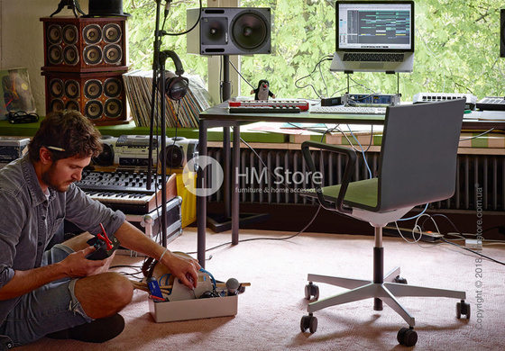 Стол Vitra Map Table, Soft Light and Basic Dark Стол Vitra Map Table, Soft Light and Basic Dark