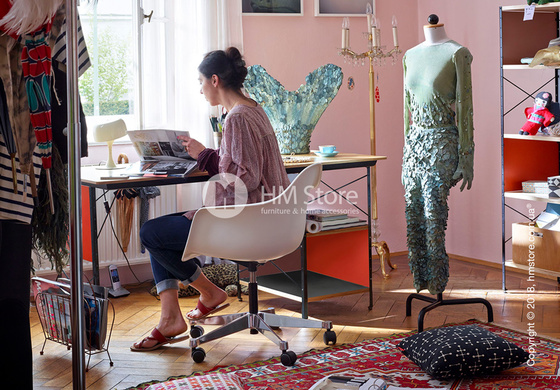 Кресло Vitra Eames Plastic Armchair PACC with full upholstery, Cream shell, Dark Grey Кресло Vitra Eames Plastic Armchair PACC with full upholstery, Cream shell, Dark Grey