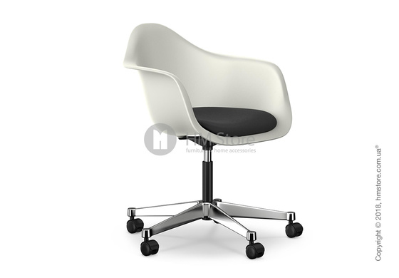 Кресло Vitra Eames Plastic Armchair PACC with seat upholstery, White shell, Nero