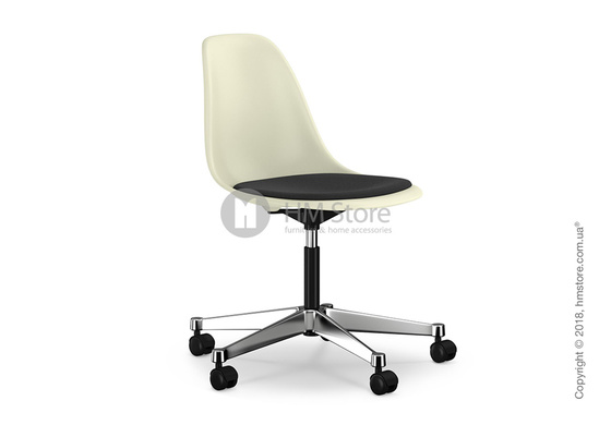 Кресло Vitra Eames Plastic Side Chair PSCC with seat upholstery, Cream shell and Nero