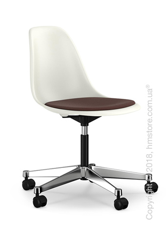 Кресло Vitra Eames Plastic Side Chair PSCC with seat upholstery, White shell and Marron Moor Brown