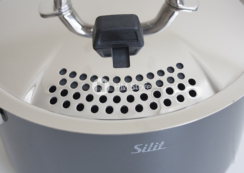 Отверстия для выхода пара и слива воды