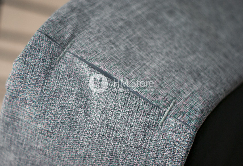 Светоотражающая полоса в верхней боковой части рюкзака