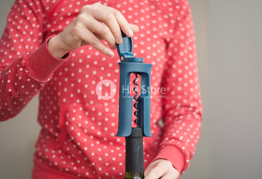 Демонстрация штопора Joseph Joseph BarWise Corkscrew