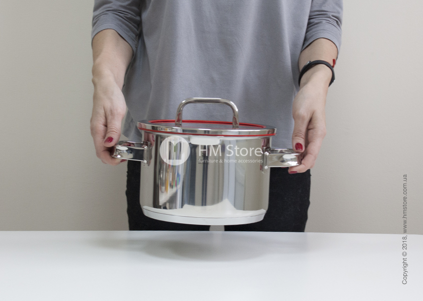 Кастрюля объемом 3,9 л