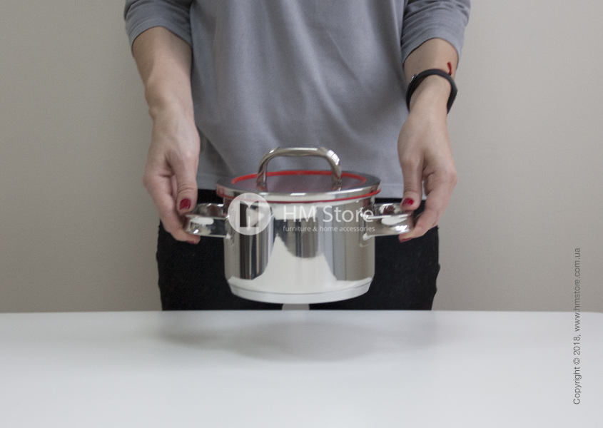 Кастрюля объемом 1,9 л