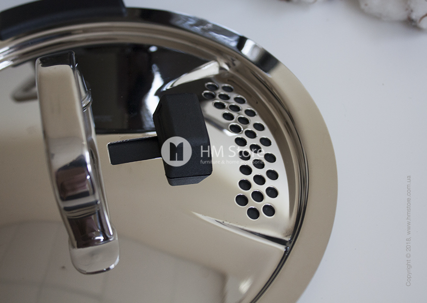 Крышка с закрытыми отверстиями 