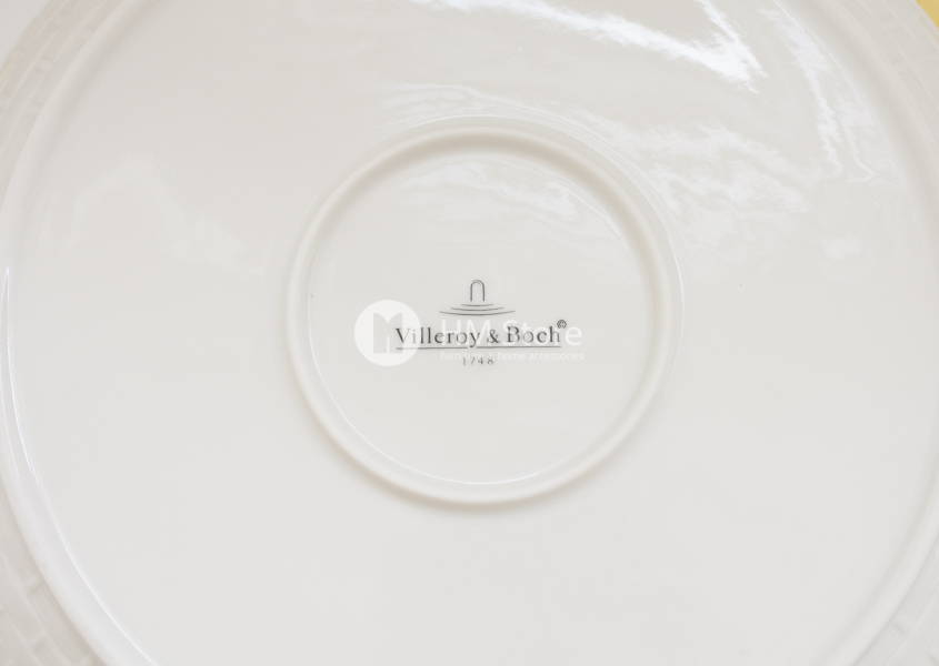 Клеймо бренда на веншней стороне