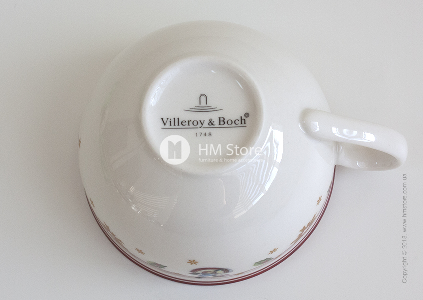 Клеймо бренда на обратной стороне чашки 