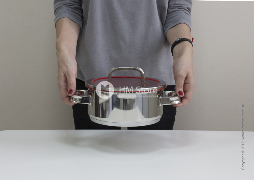 Кастрюля объемом 2,5 л